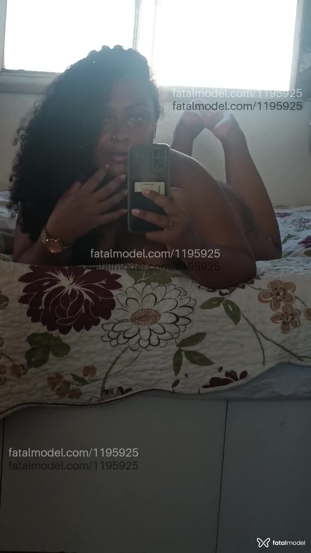 Acompanhante mulher com cabelo colorido de olhos verdes em Rio de Janeiro - Nicole