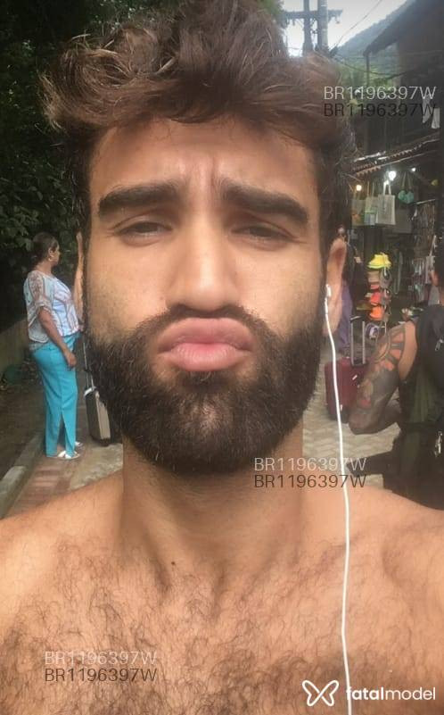 Acompanhante homem com cabelo castanho de olhos castanhos em Porto Alegre - Lucas Ribeiro