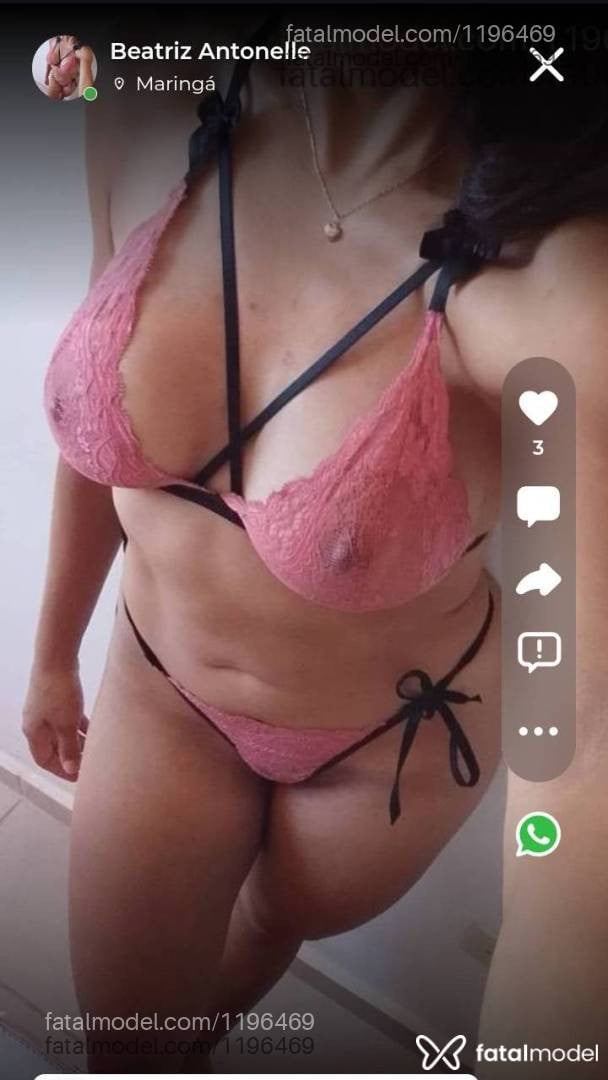 Acompanhante mulher com cabelo castanho de olhos pretos em Maringá - Beatriz Antonelle
