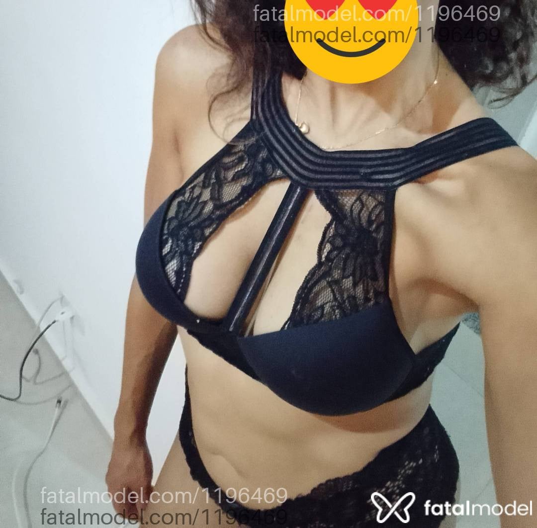Acompanhante mulher com cabelo castanho de olhos pretos em Maringá - Beatriz Antonelle