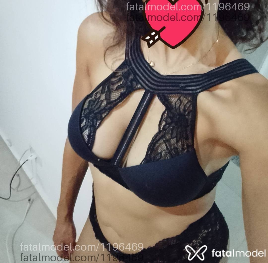 Acompanhante mulher com cabelo castanho de olhos pretos em Maringá - Beatriz Antonelle