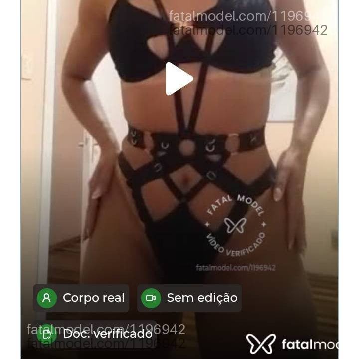 Acompanhante mulher com cabelo castanho de olhos castanhos - Daniela Oliveira