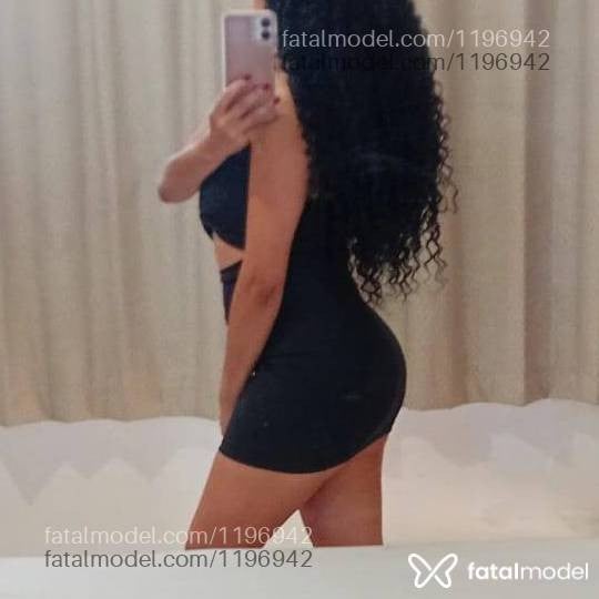 Acompanhante mulher com cabelo castanho de olhos castanhos - Daniela Oliveira