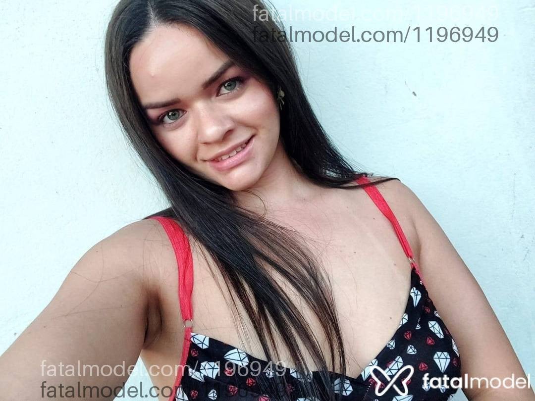 Acompanhante mulher loira (o) de olhos azuis - YSA MODELLO