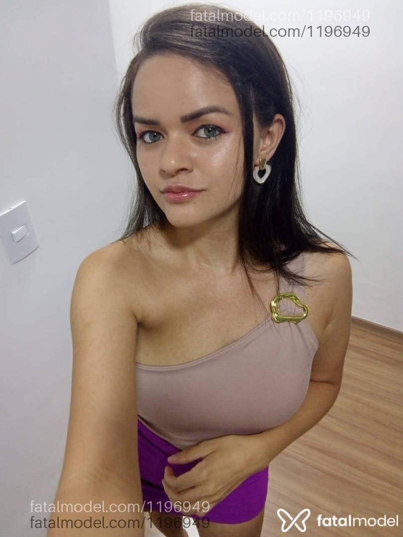 Acompanhante mulher loira (o) de olhos azuis - YSA MODELLO