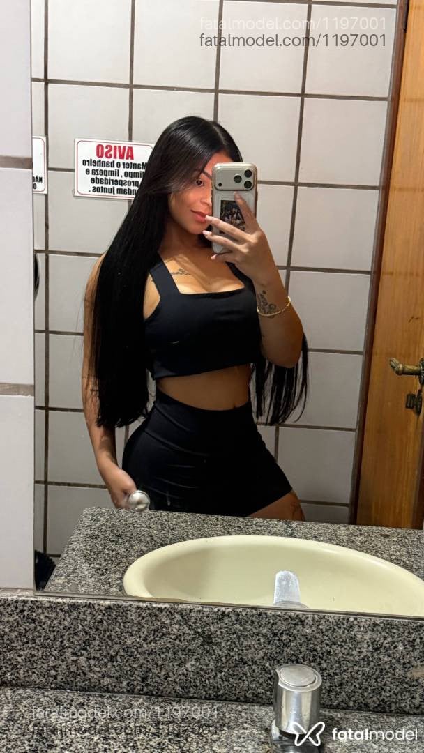 Acompanhante mulher morena (o) de olhos castanhos - Melissa