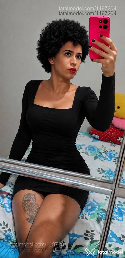 Acompanhante travesti morena (o) de olhos pretos - LYSA SWAROVIS