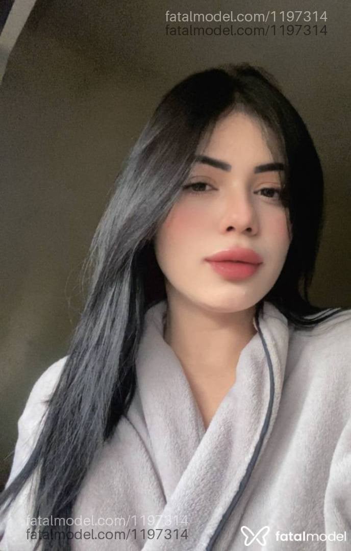 Acompanhante mulher morena (o) de olhos verdes - Samira Collut