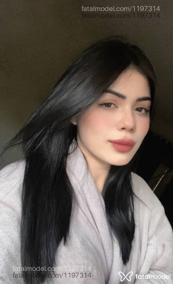 Acompanhante mulher morena (o) de olhos verdes - Samira Collut