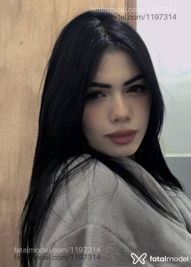 Acompanhante mulher morena (o) de olhos verdes em Ouro Fino - Samira Collut
