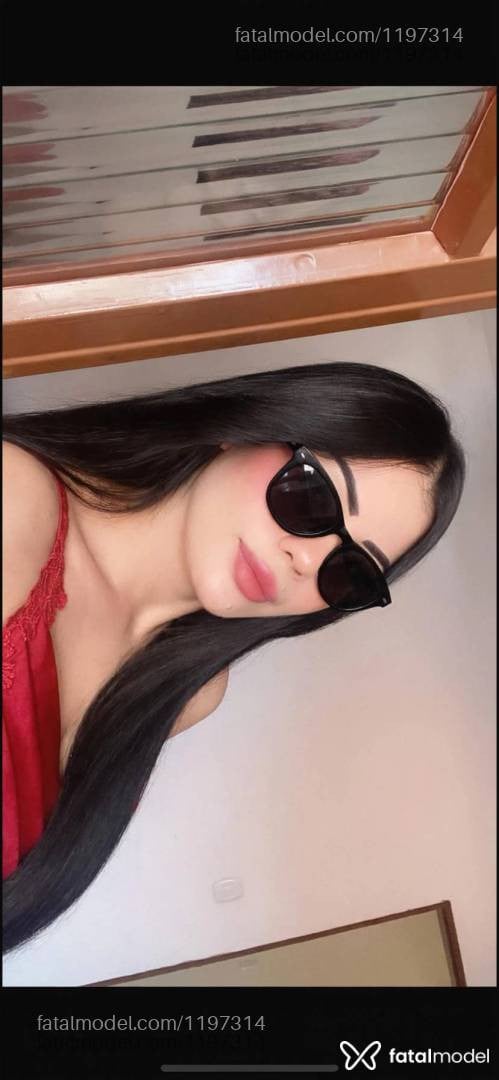 Acompanhante mulher morena (o) de olhos verdes - Samira Collut