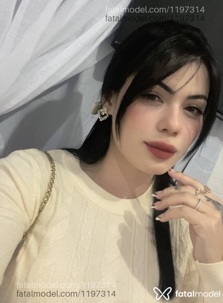 Acompanhante mulher morena (o) de olhos verdes em Ouro Fino - Samira Collut