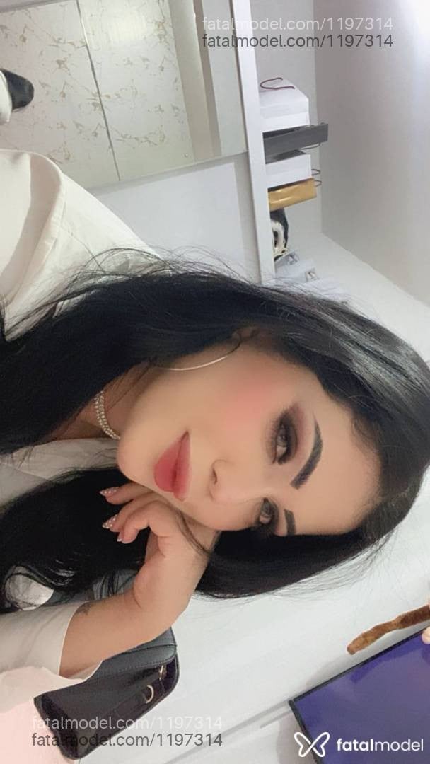 Acompanhante mulher morena (o) de olhos verdes - Samira Collut