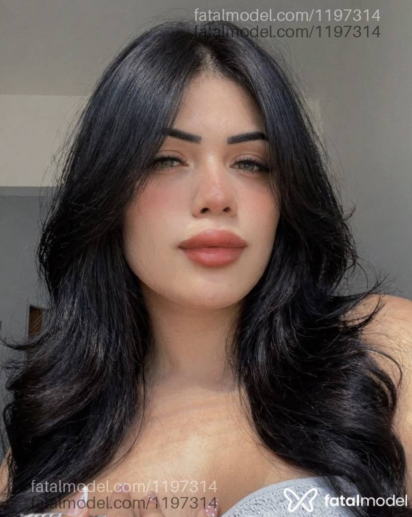 Acompanhante mulher morena (o) de olhos verdes - Samira Collut