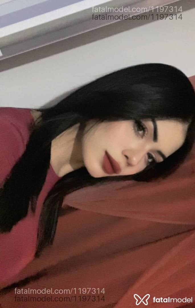 Acompanhante mulher morena (o) de olhos verdes - Samira Collut