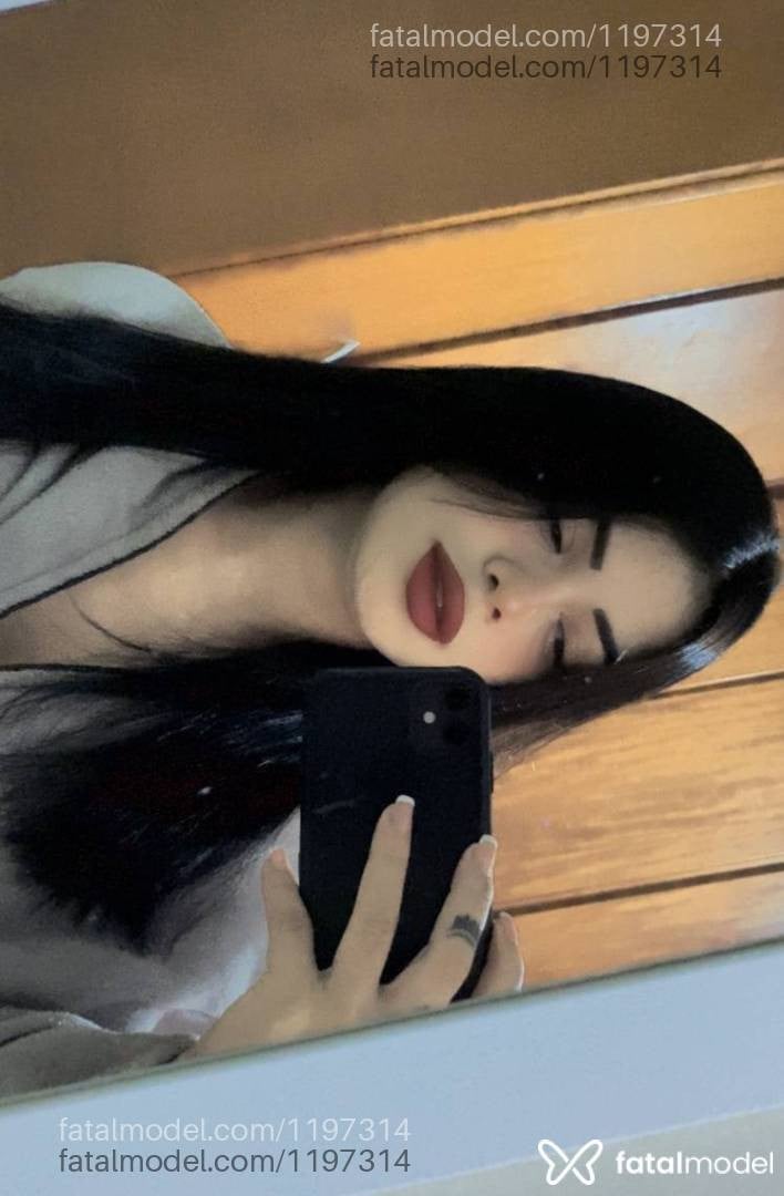 Acompanhante mulher morena (o) de olhos verdes - Samira Collut