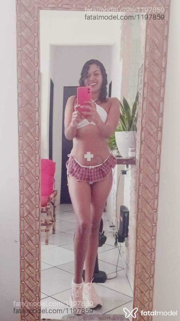 Acompanhante mulher com cabelo castanho de olhos pretos em Cuiabá Acompanhante mulher com cabelo castanho de olhos pretos em Cuiabá - Valkiria