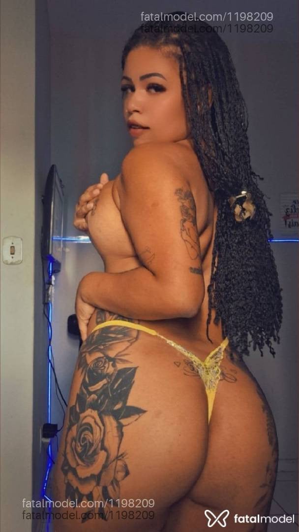 Acompanhante mulher morena (o) de olhos castanhos em Linhares - Morena Oliveira