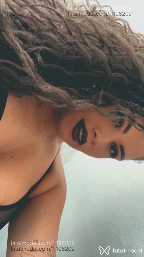 Acompanhante mulher morena (o) de olhos castanhos - Natyhellen Walton