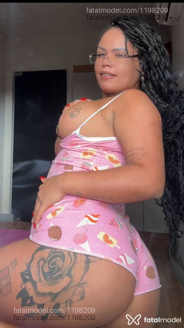 Acompanhante mulher morena (o) de olhos castanhos - Natyhellen Walton