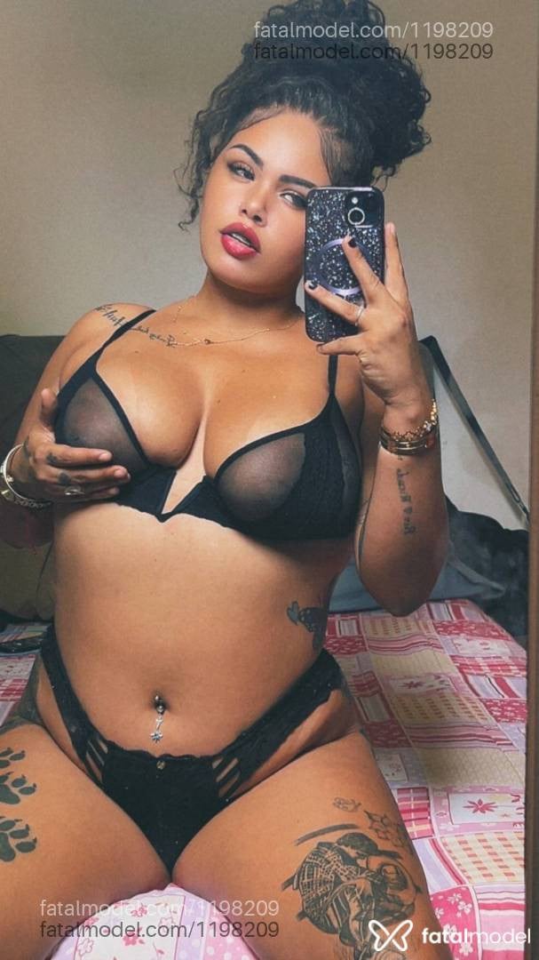 Acompanhante mulher morena (o) de olhos castanhos - Natyhellen Walton