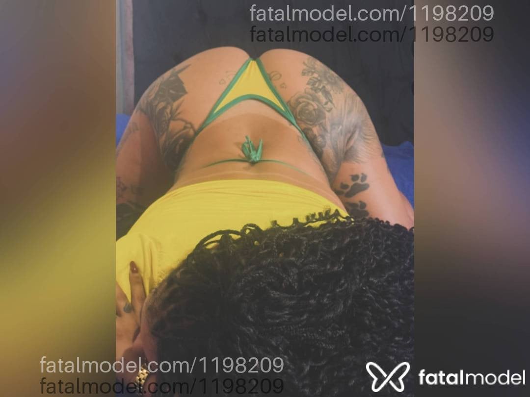 Acompanhante mulher morena (o) de olhos castanhos em Linhares - Morena Oliveira