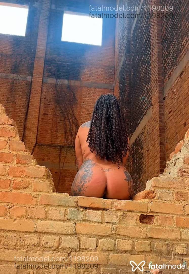 Acompanhante mulher morena (o) de olhos castanhos - Natyhellen Walton