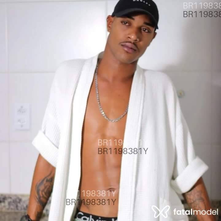 Acompanhante homem morena (o) de olhos castanhos em Santo Antônio de Jesus Acompanhante homem morena (o) de olhos castanhos em Santo Antônio de Jesus - Vitor