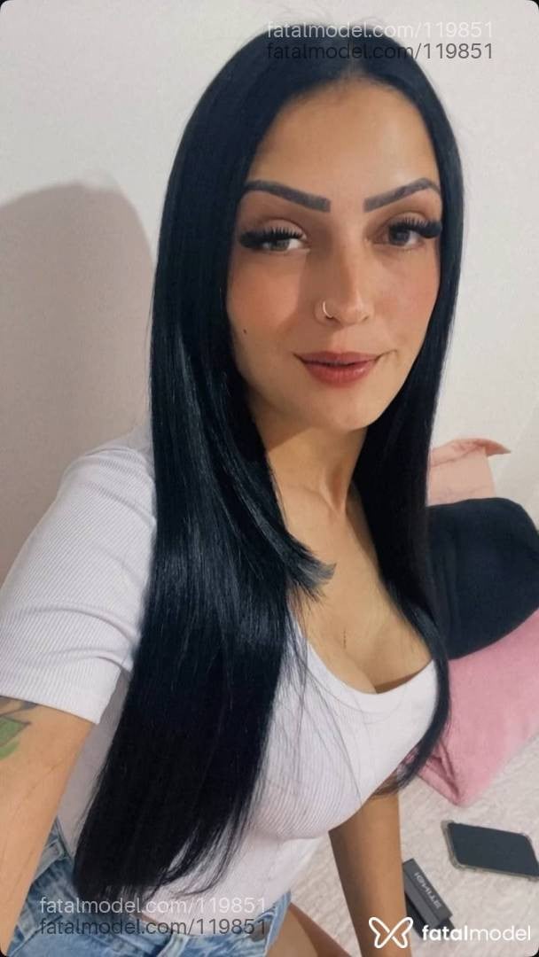 Acompanhante travesti morena (o) de olhos mel - Larissa Camila