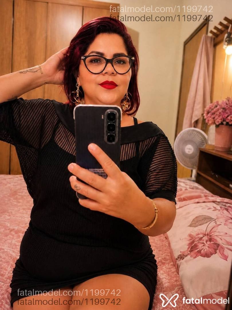 Acompanhante mulher ruiva (o) de olhos castanhos - Karol Marinho