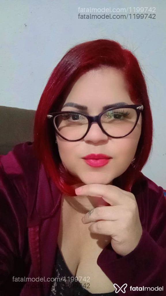Acompanhante mulher ruiva (o) de olhos castanhos - Karol Marinho
