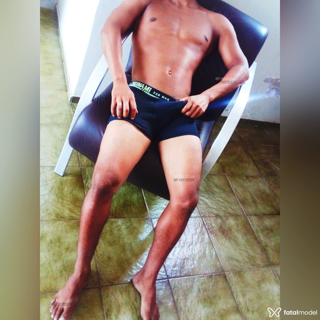 Acompanhante homem com cabelo castanho de olhos castanhos em Campos dos Goytacazes - GABRIEL