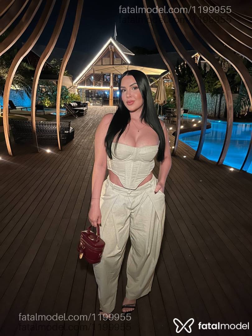 Acompanhante mulher morena (o) de olhos mel - Eliza