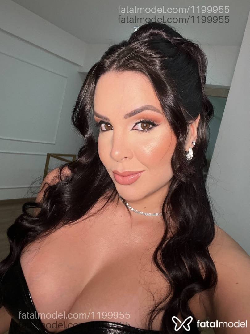 Acompanhante mulher morena (o) de olhos mel - Eliza