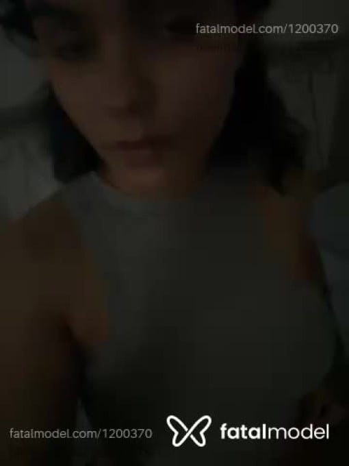 Acompanhante mulher morena (o) de olhos verdes em Belo Horizonte Acompanhante mulher morena (o) de olhos verdes em Belo Horizonte - Angel
