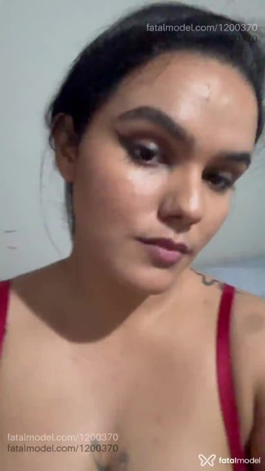 Acompanhante mulher morena (o) de olhos verdes em Belo Horizonte Acompanhante mulher morena (o) de olhos verdes em Belo Horizonte - Angel
