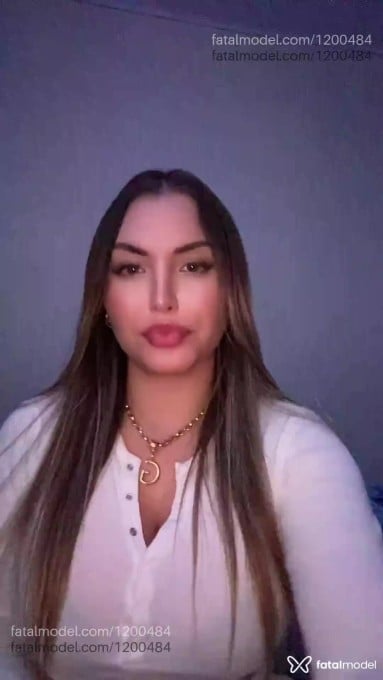 Acompanhante mulher loira (o) de olhos verdes - Manu