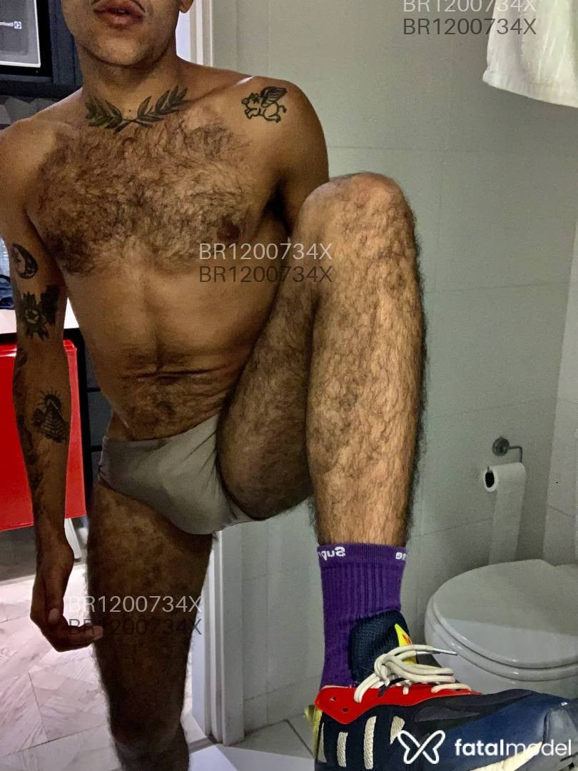 Acompanhante homem com cabelo castanho de olhos castanhos em Curitiba - ADESTRADOR