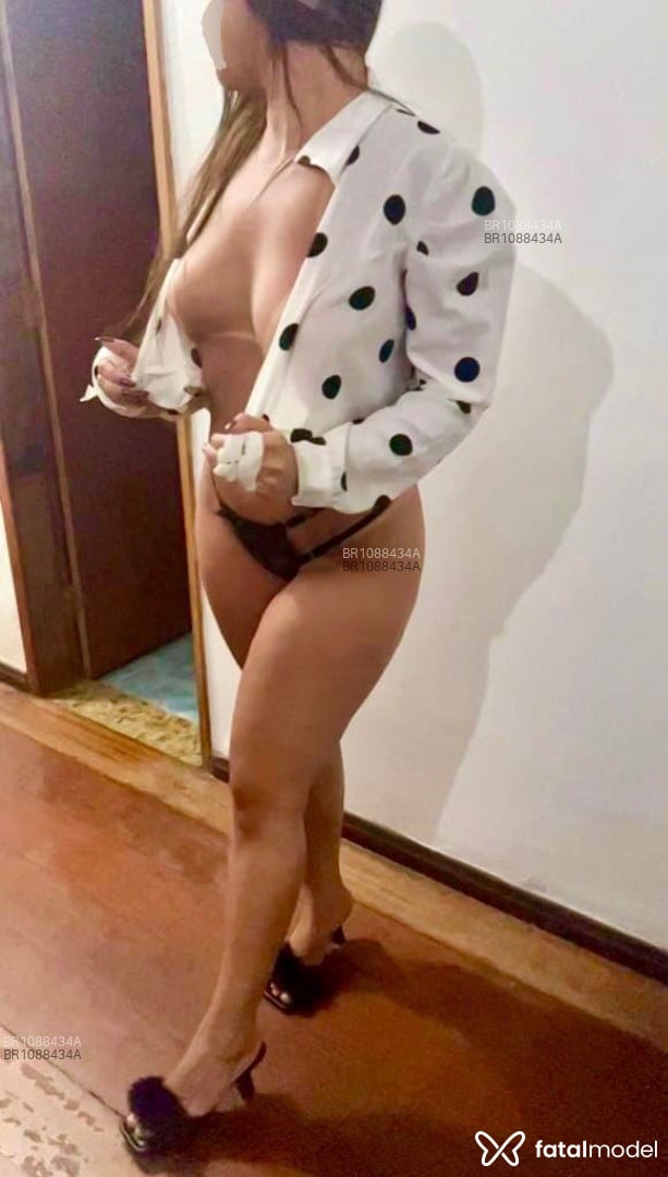Acompanhante mulher morena (o) de olhos castanhos em Petrópolis - Isabella Bertolato