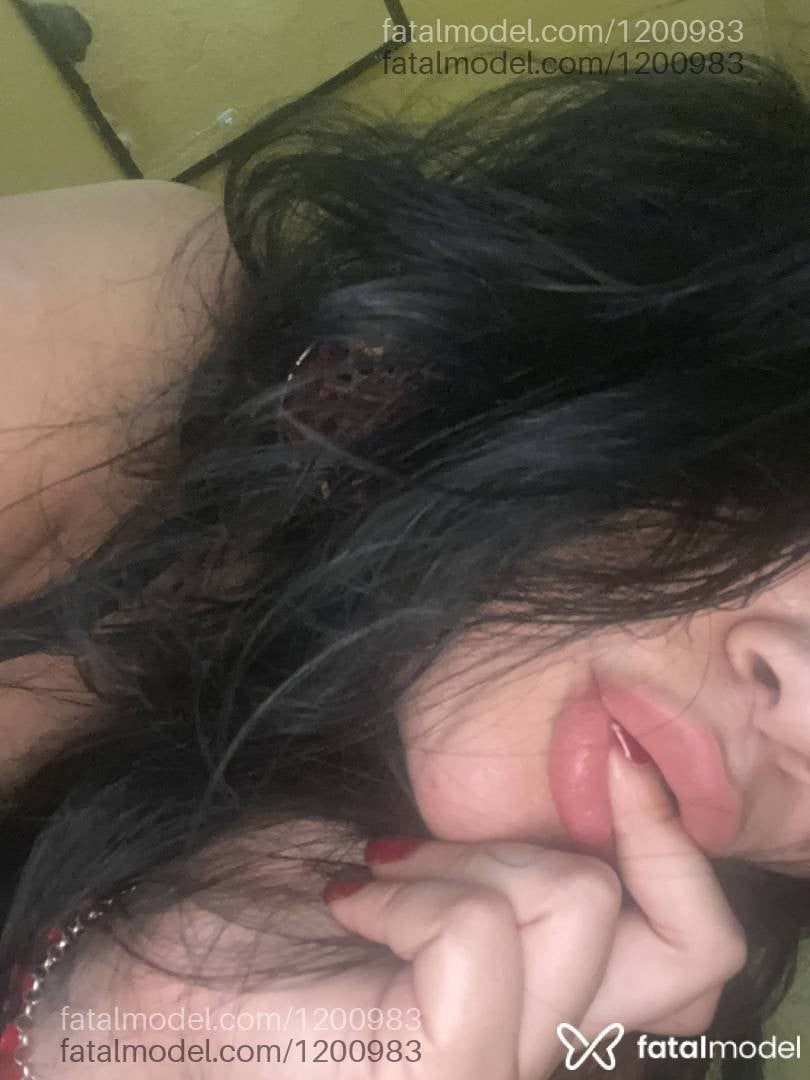 Acompanhante mulher morena (o) de olhos castanhos - Vitória