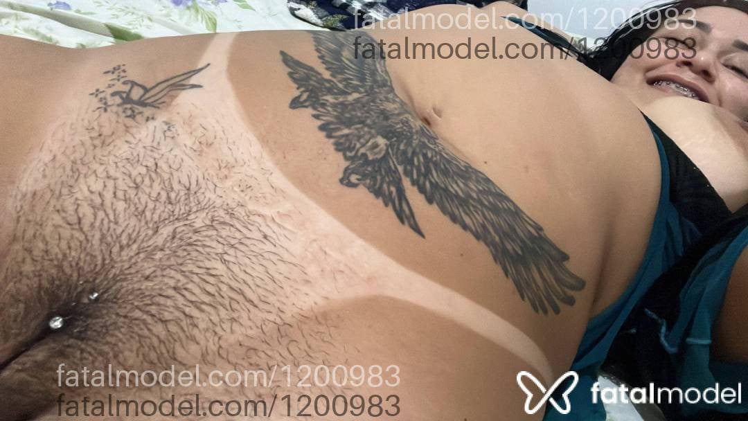 Acompanhante mulher morena (o) de olhos castanhos - Vitória