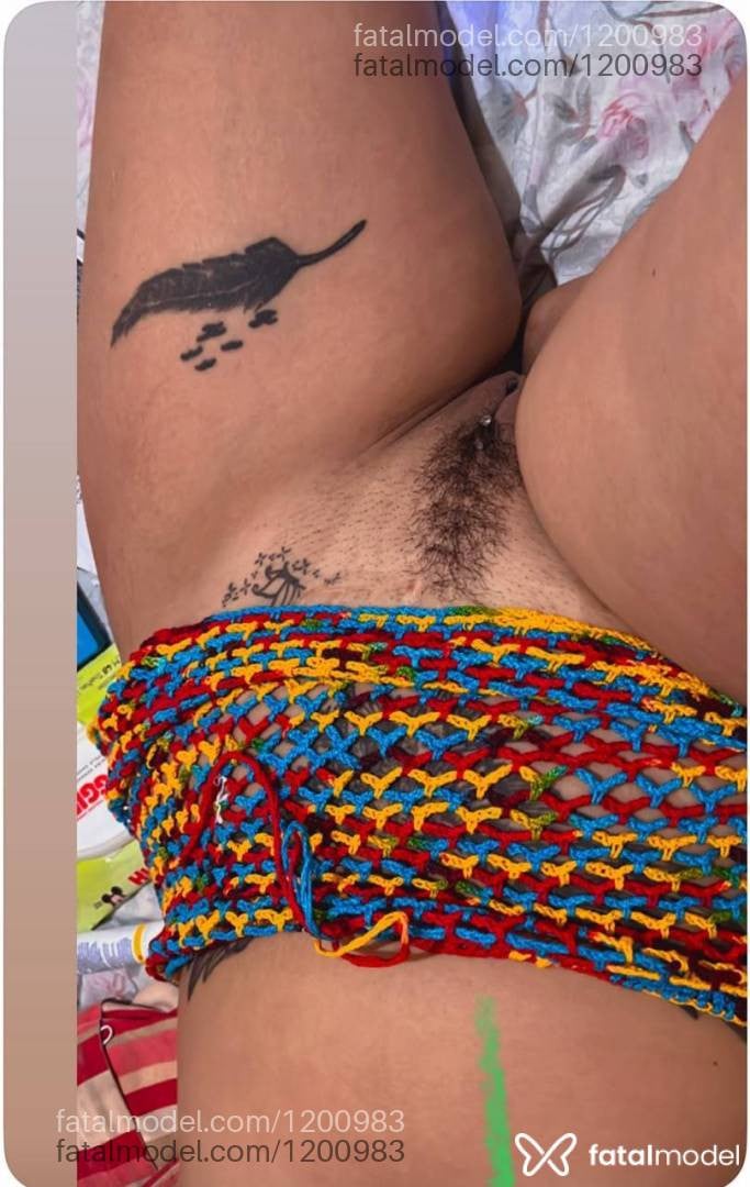 Acompanhante mulher morena (o) de olhos castanhos - Vitória