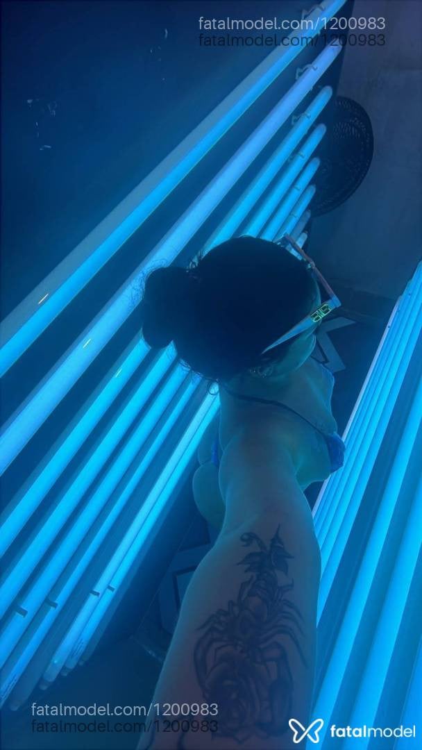 Acompanhante mulher morena (o) de olhos castanhos - Vitória