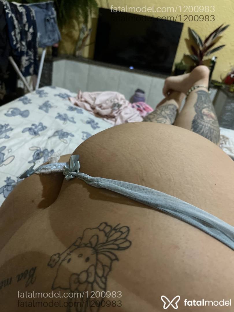 Acompanhante mulher morena (o) de olhos castanhos - Vitória