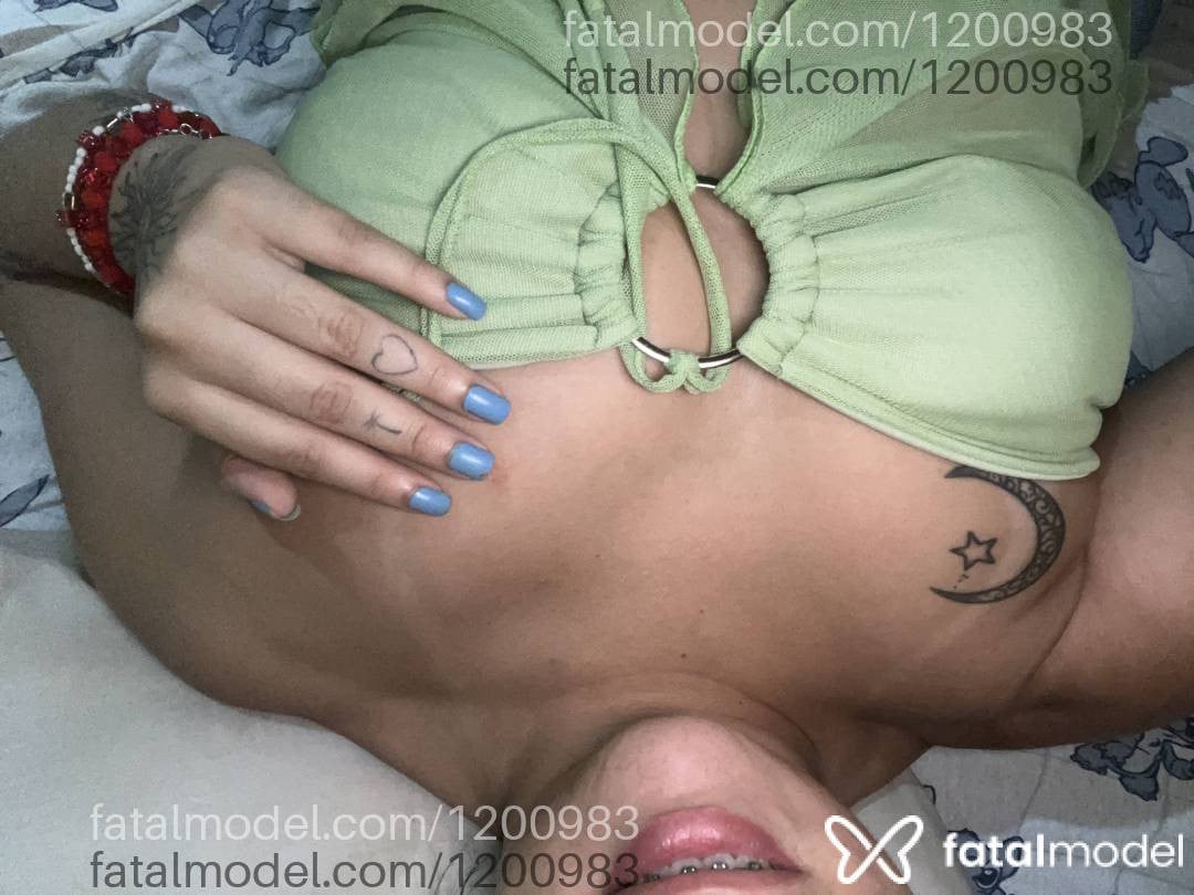 Acompanhante mulher morena (o) de olhos castanhos - Vitória