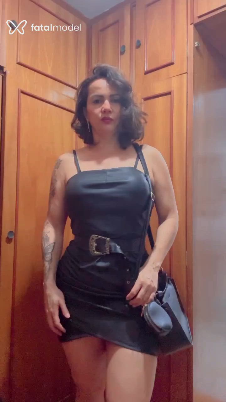 Acompanhante mulher com cabelo castanho de olhos castanhos - Mirella