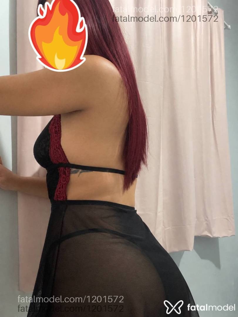 Acompanhante mulher com cabelo castanho de olhos castanhos - Alice Dias