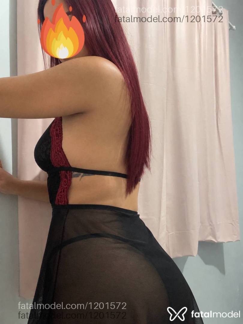 Acompanhante mulher com cabelo castanho de olhos castanhos - Alice Dias
