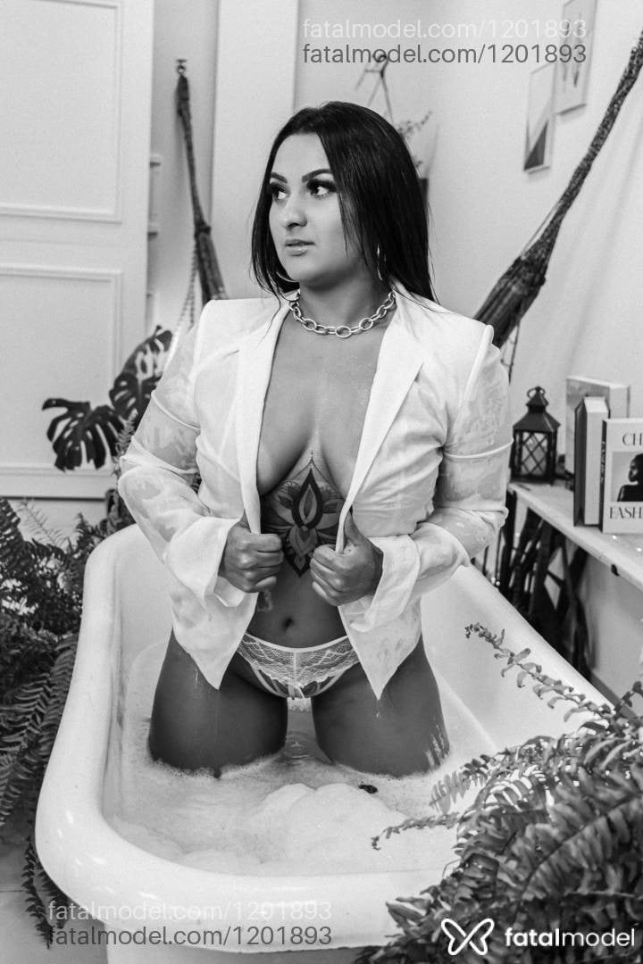 Acompanhante mulher morena (o) de olhos castanhos - Mel Maia