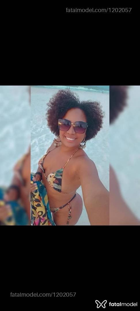 Acompanhante mulher com cabelo castanho de olhos castanhos - juliana Muniz